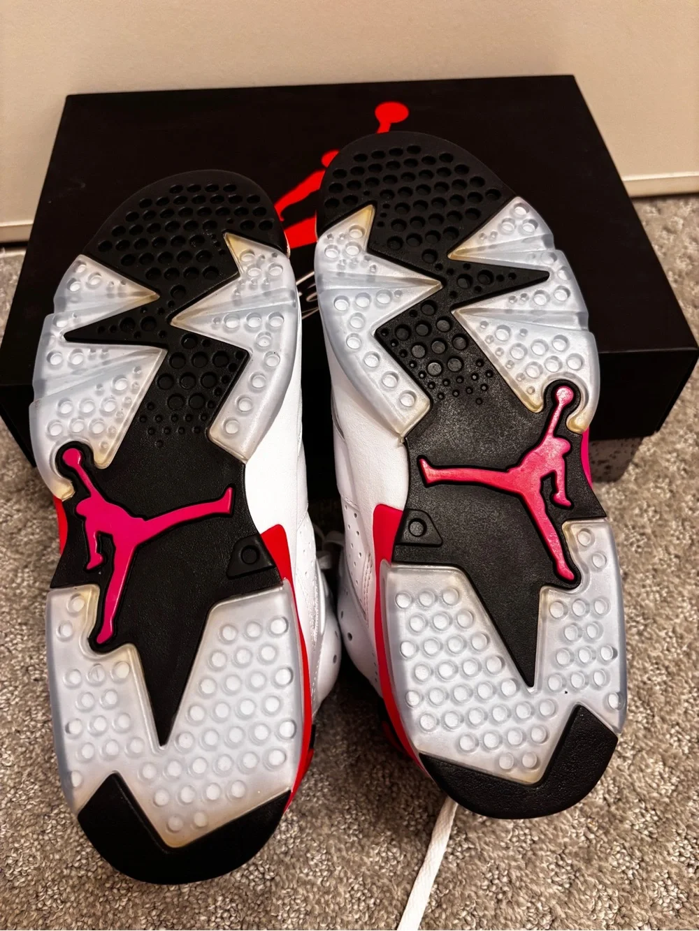 Nike men’s Air Jordan Retro 6 “white infrared” basketball shoes